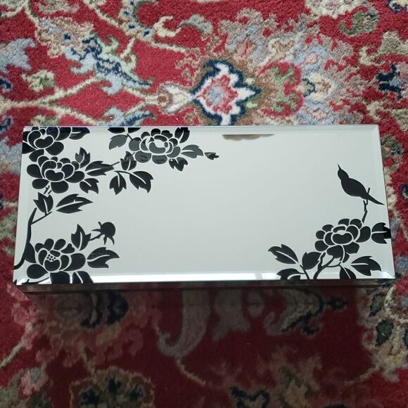 Jewelry Mirror Case - Picture 2 of 9